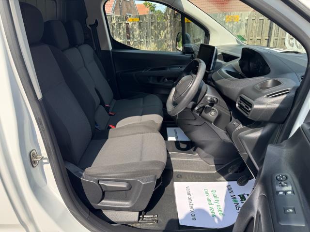 2021 Peugeot Partner 1000 1.5 Bluehdi 100 Professional Van (NU21HZN) Image 15