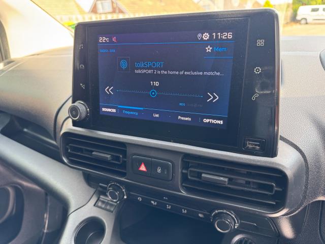 2021 Peugeot Partner 1000 1.5 Bluehdi 100 Professional Van (NU21HZN) Image 23