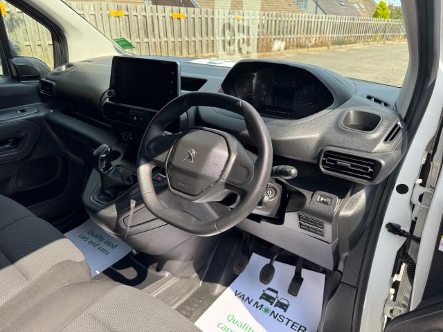 2021 Peugeot Partner 1000 1.5 Bluehdi 100 Professional Van (NU21HZN) Image 14