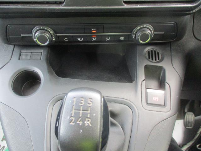 2021 Peugeot Partner 1000 1.5 Bluehdi 100 Professional Van (NU21JBO) Image 22