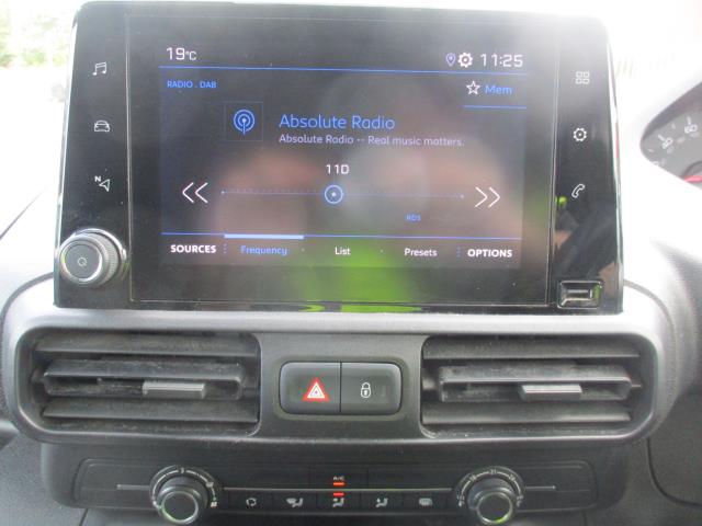 2021 Peugeot Partner 1000 1.5 Bluehdi 100 Professional Van (NU21JBO) Image 19