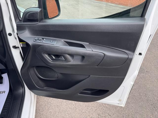 2021 Peugeot Partner 1000 1.5 Bluehdi 100 Professional Van EURO 6 (NU21JFF) Image 18