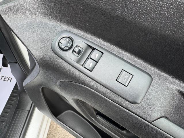 2021 Peugeot Partner 1000 1.5 Bluehdi 100 Professional Van EURO 6 (NU21JFF) Image 19