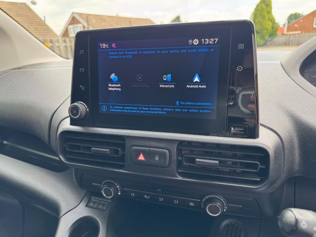 2021 Peugeot Partner 1000 1.5 Bluehdi 100 Professional Van EURO 6 (NU21JFF) Image 24