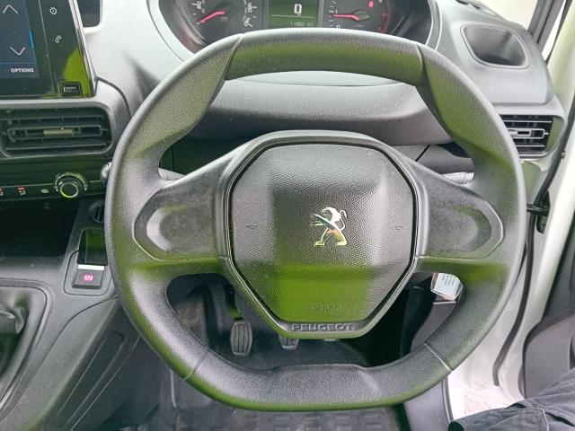 2021 Peugeot Partner L1 1000 1.5BLUE HDI 100PS PROFESSIONAL EURO 6 (NU21JFO) Image 17