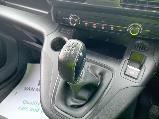 2021 Peugeot Partner L1 1000 1.5BLUE HDI 100PS PROFESSIONAL EURO 6 (NU21JFO) Image 16