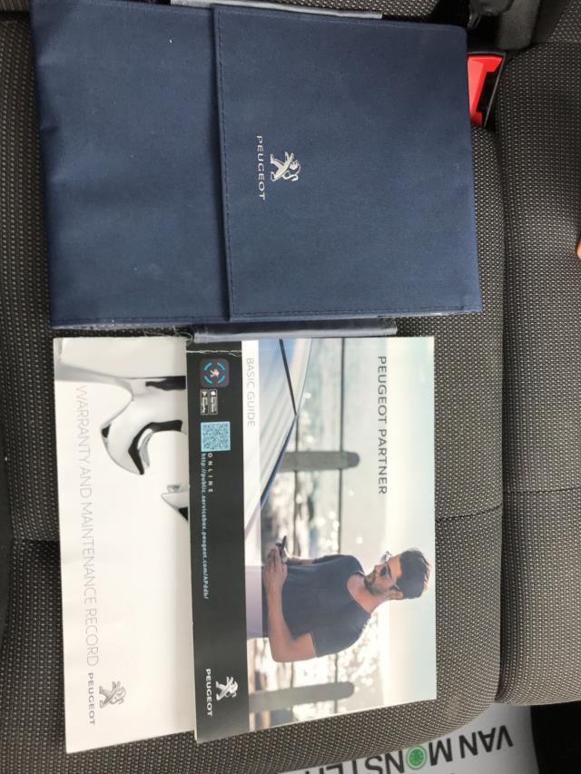 2021 Peugeot Partner 1000 1.5 Bluehdi 100 Professional Van (NU21JHF) Image 31