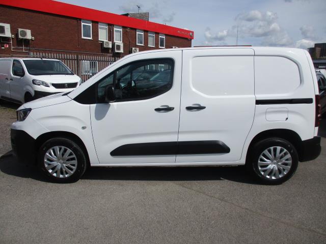 2021 Peugeot Partner 1000 1.5 Bluehdi 100 Professional Van (NU21LVX) Image 8