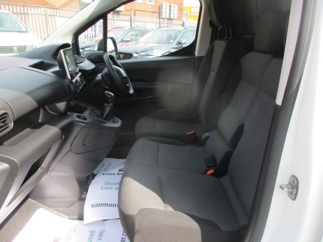 2021 Peugeot Partner 1000 1.5 Bluehdi 100 Professional Van (NU21LVX) Image 24