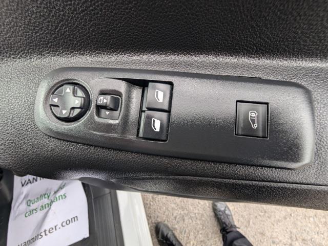 2021 Peugeot Partner 950 1.5 Bluehdi 100 Professional Van (NU21LWC) Image 18