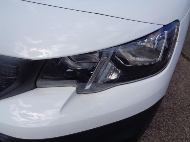 2021 Peugeot Partner 1000 1.5 Bluehdi 100 Professional Van (NU21LZK) Image 11