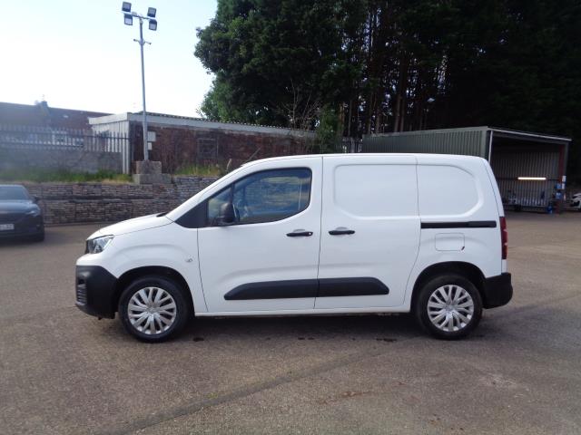 2021 Peugeot Partner 1000 1.5 Bluehdi 100 Professional Van (NU21LZK) Image 8
