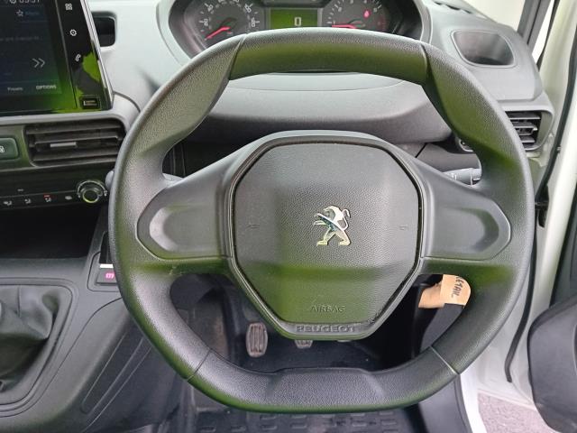 2021 Peugeot Partner L1 1000 1.5BLUE HDI 100PS PROFESSIONAL EURO 6 (NU21MDO) Image 17