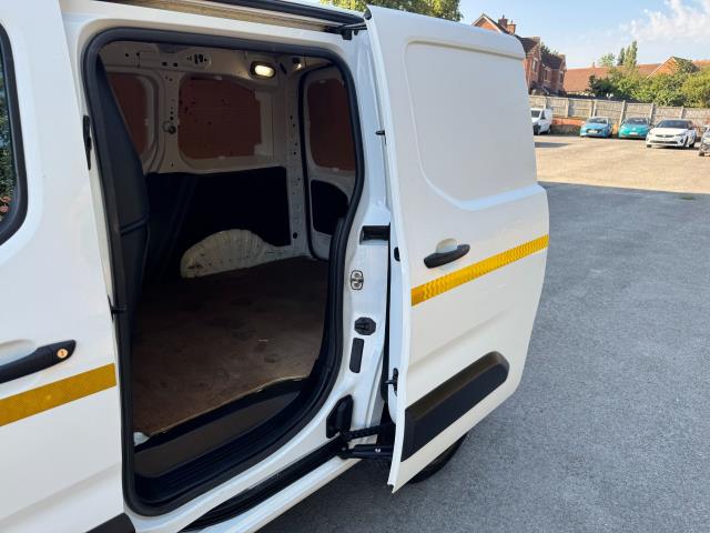 2021 Peugeot Partner 1000 1.5 Bluehdi 100 Grip Van (NU21MFJ) Image 40