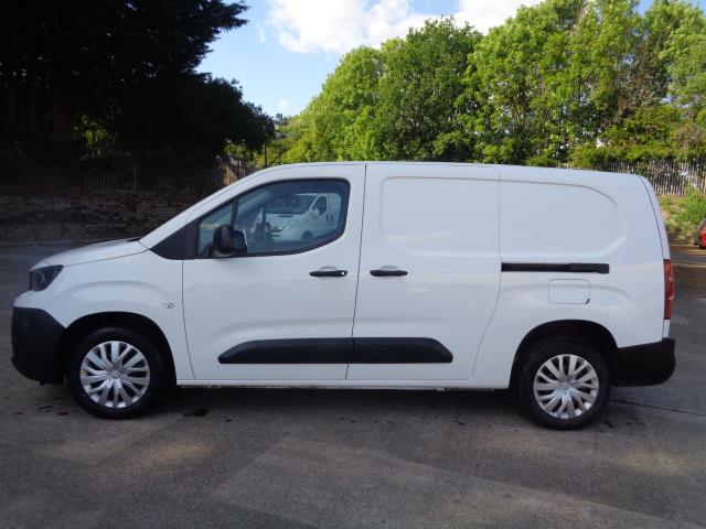 2021 Peugeot Partner 950 1.5 Bluehdi 100 Professional Van (NU21OLP) Image 4