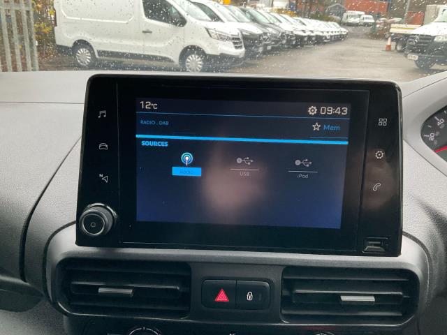 2021 Peugeot Partner 850 1.5 Bluehdi 100 Professional Crew Van (NU21PPZ) Image 20