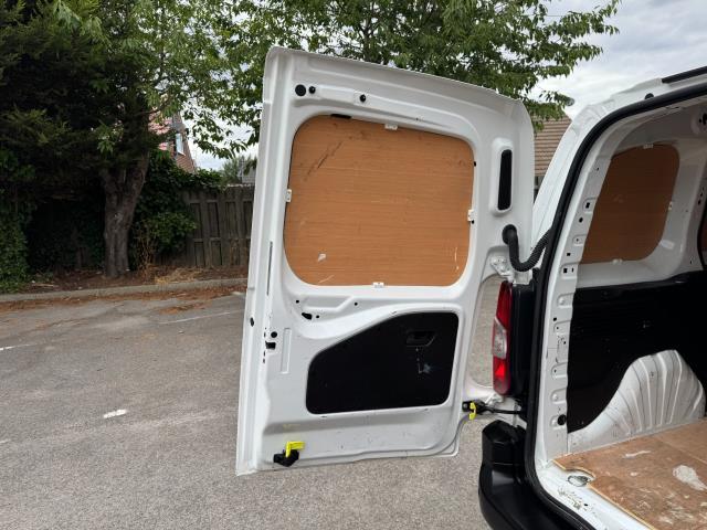 2021 Peugeot Partner 1000 1.5 Bluehdi 100 Professional Van EURO 6 (NU21TLF) Image 50