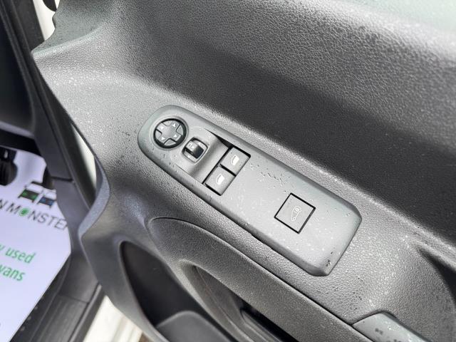 2021 Peugeot Partner 950 1.5 Bluehdi 100 Professional LONG Van (NU21TLX) Image 19