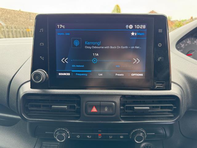 2021 Peugeot Partner 950 1.5 Bluehdi 100 Professional LONG Van (NU21TLX) Image 23