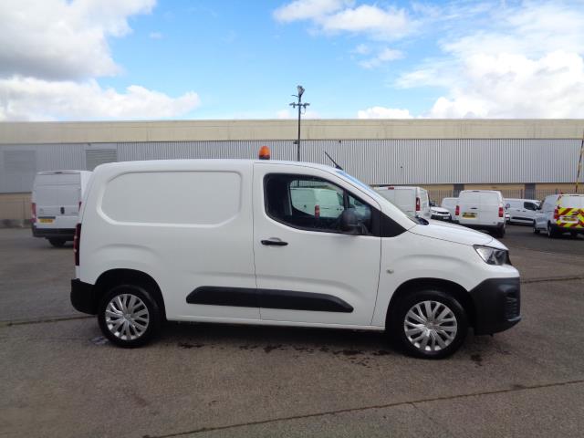 2021 Peugeot Partner 1000 1.5 Bluehdi 100 Professional Van (NU21UXN) Image 2