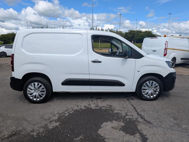 2021 Peugeot Partner 1000 1.5 Bluehdi 100 Professional Van (NU21UYF) Image 13