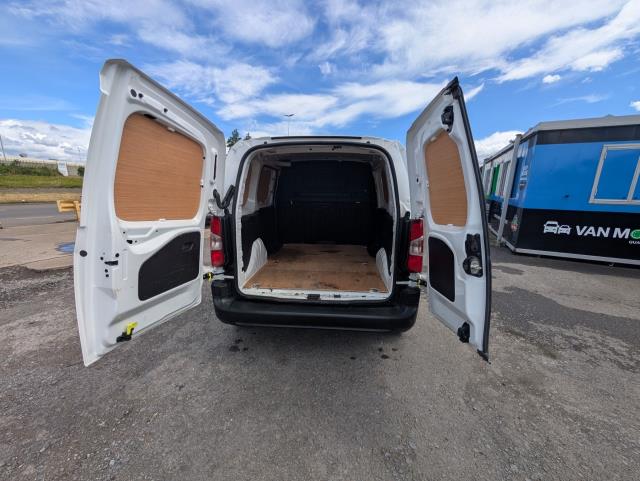 2021 Peugeot Partner 1000 1.5 Bluehdi 100 Professional Van (NU21UYF) Image 10