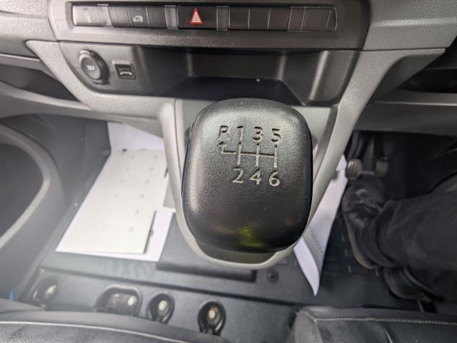 2021 Peugeot Expert 1400 2.0 Bluehdi 120 Professional Van (NU21UZX) Image 27