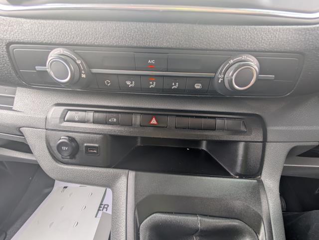 2021 Peugeot Expert 1400 2.0 Bluehdi 120 Professional Van (NU21UZX) Image 26