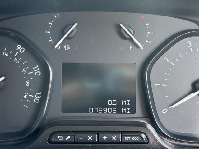 2021 Peugeot Expert 1400 2.0 Bluehdi 120 Professional Van (NU21WRD) Image 12