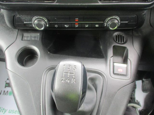 2021 Peugeot Partner 1000 1.5 Bluehdi 100 Professional Van (NU21YVG) Image 22