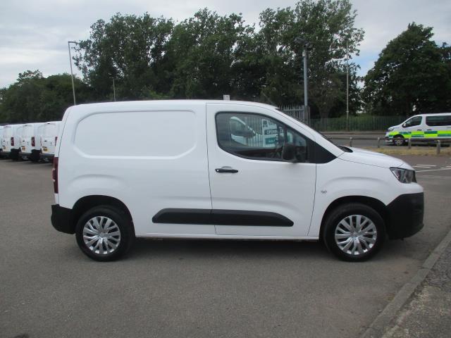 2021 Peugeot Partner 1000 1.5 Bluehdi 100 Professional Van (NU21YVG) Image 3