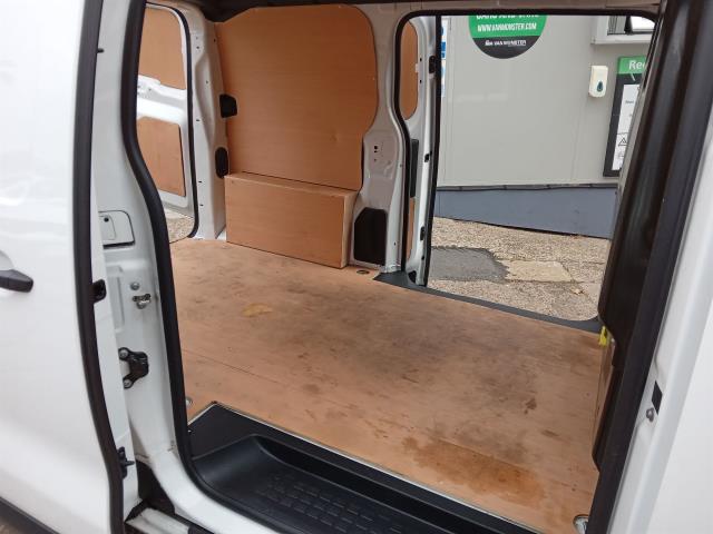 2021 Peugeot Expert 1400 2.0 Bluehdi 120 Professional Van (NU21YWE) Image 15