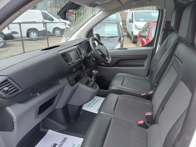 2021 Peugeot Expert 1400 2.0 Bluehdi 120 Professional Van (NU21YWE) Image 17