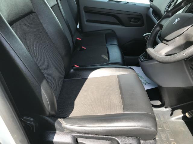 2021 Peugeot Expert 1400 2.0BLUE HDI 120PS PROFESSIONAL EURO 6 (NU21YXA) Image 12