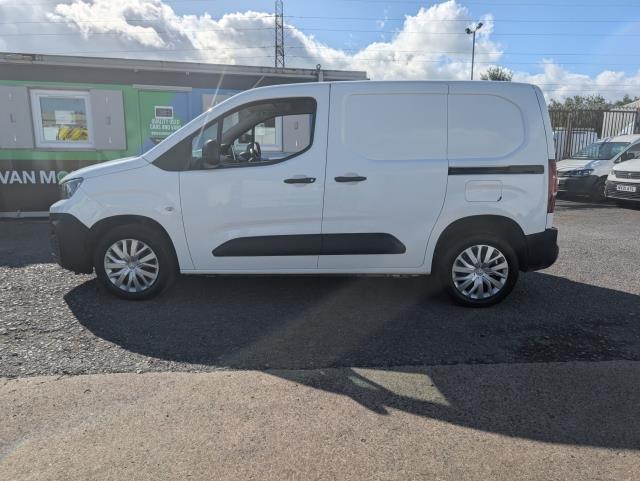 2021 Peugeot Partner 1000 1.5 Bluehdi 100 Professional Van (NU21ZBG) Image 5