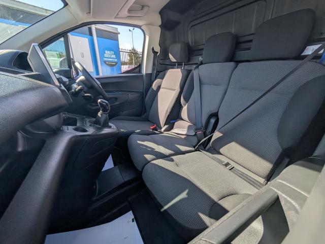 2021 Peugeot Partner 1000 1.5 Bluehdi 100 Professional Van (NU21ZBG) Image 14