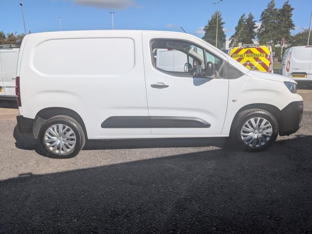 2021 Peugeot Partner 1000 1.5 Bluehdi 100 Professional Van (NU21ZBG) Image 13