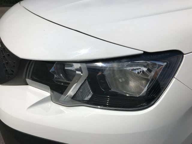 2021 Peugeot Partner 1000 1.5 Bluehdi 100 Professional Van (NU21ZBW) Image 14