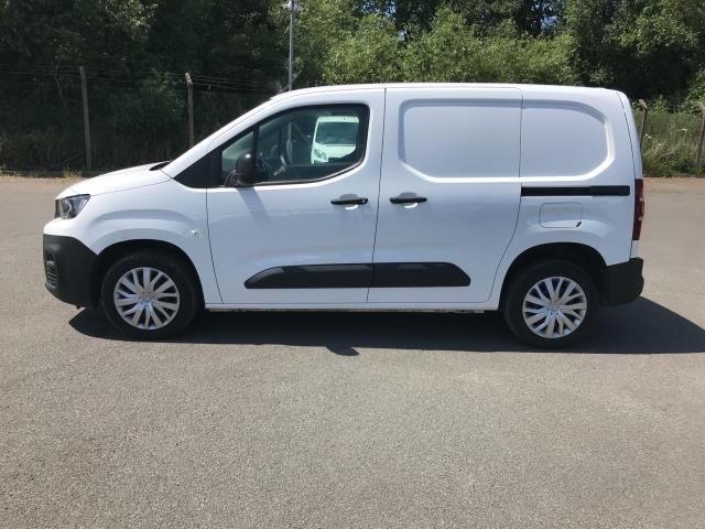2021 Peugeot Partner 1000 1.5 Bluehdi 100 Professional Van (NU21ZFA) Image 4