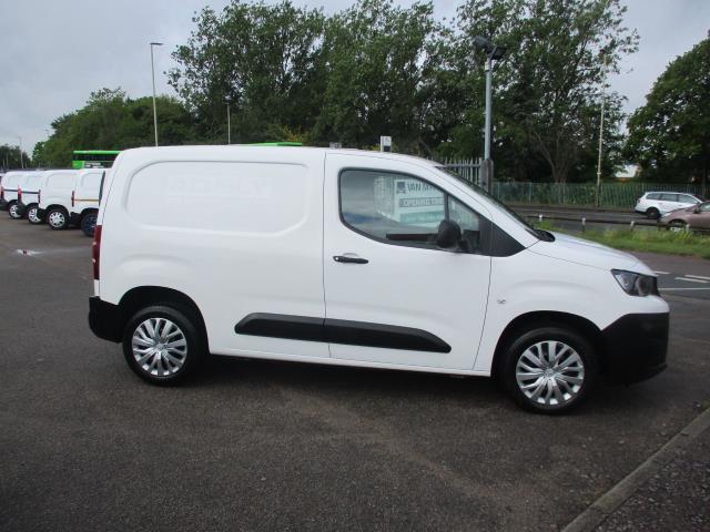 2021 Peugeot Partner 1000 1.5 Bluehdi 100 Professional Van (NU21ZFC) Image 3