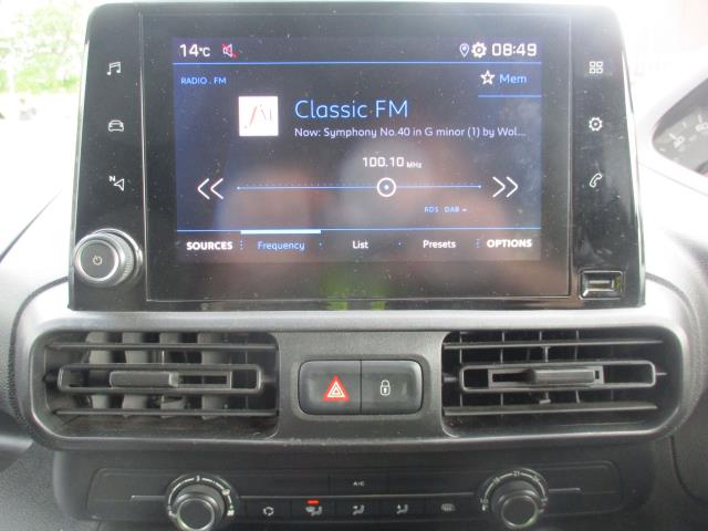 2021 Peugeot Partner 1000 1.5 Bluehdi 100 Professional Van (NU21ZFC) Image 21