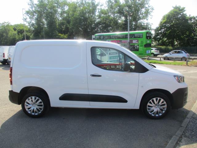 2021 Peugeot Partner 1000 1.5 Bluehdi 100 Professional Van (NU21ZFD) Image 3