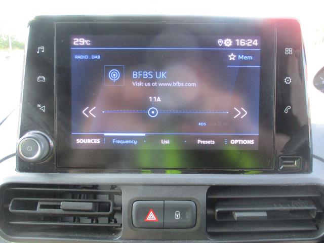 2021 Peugeot Partner 1000 1.5 Bluehdi 100 Professional Van (NU21ZFD) Image 19