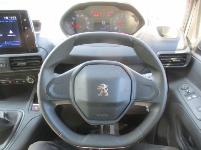 2021 Peugeot Partner 1000 1.5 Bluehdi 100 Professional Van (NU21ZFD) Image 14