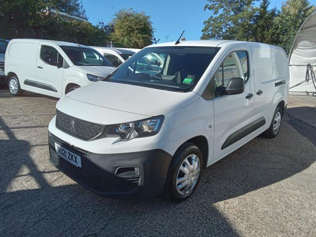 2021 Peugeot Partner 950 1.5 Bluehdi 100 L2 Professional Van (NU21ZKX) Image 4
