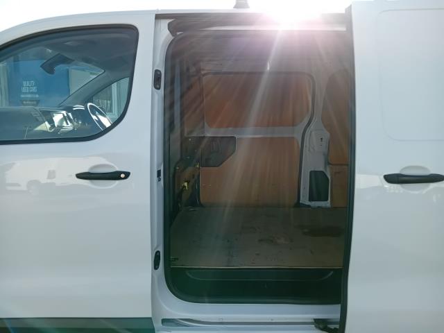 2022 Peugeot Expert 1400 2.0 Bluehdi 145 Professional Premium Van (NU22DHG) Image 28