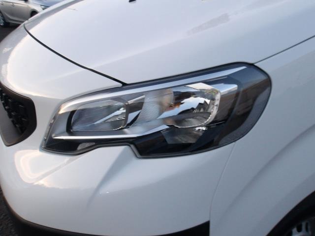 2022 Peugeot Expert 1400 2.0 Bluehdi 145 Professional Premium Van (NU22DHX) Image 17