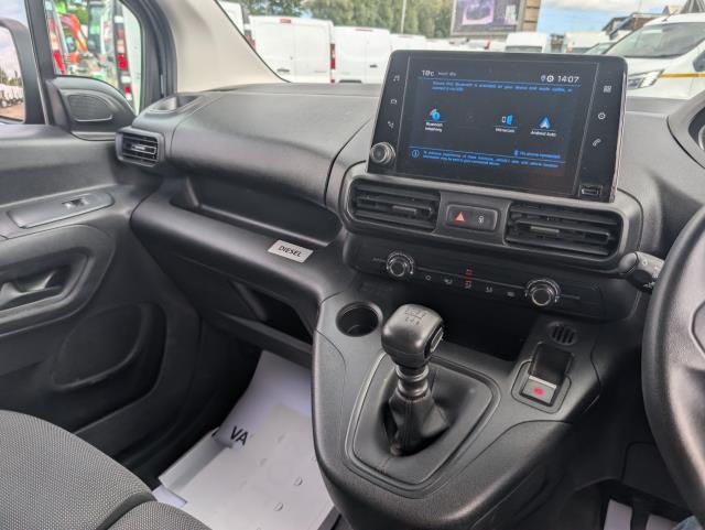 2022 Peugeot Partner 1000 1.5 Bluehdi 100 Professional Premium Van *TV* (NU22DJV) Image 25