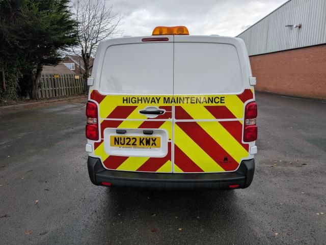 2022 Peugeot Expert L2 1000 1.5 Bluehdi 100 Professional Premium Van EURO 6 (NU22KWX) Image 5