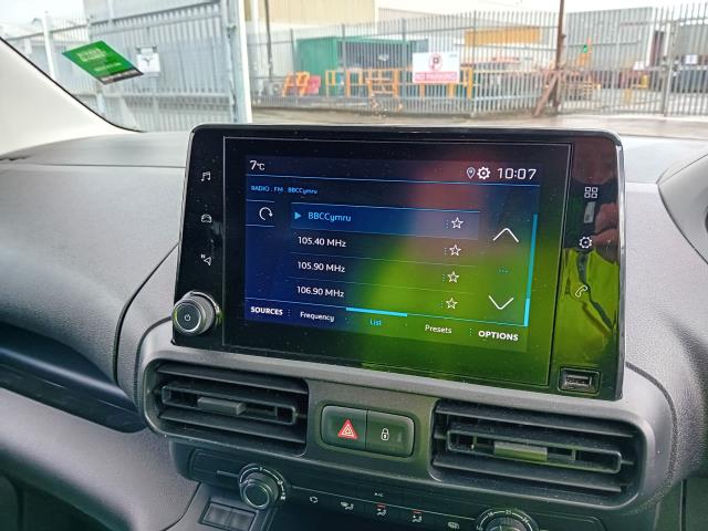 2022 Peugeot Partner L1 1000 1.5BLUE HDI 100PS PROFESSIONAL PREMIUM EURO 6 (NU22KXK) Image 17